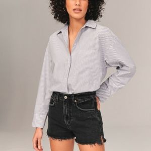 Abercrombie high rise mom shorts. Size 26
